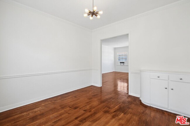 Foto del edificio - 1047 S Holt Ave