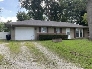 Building Photo - 3360 Eastwood Dr