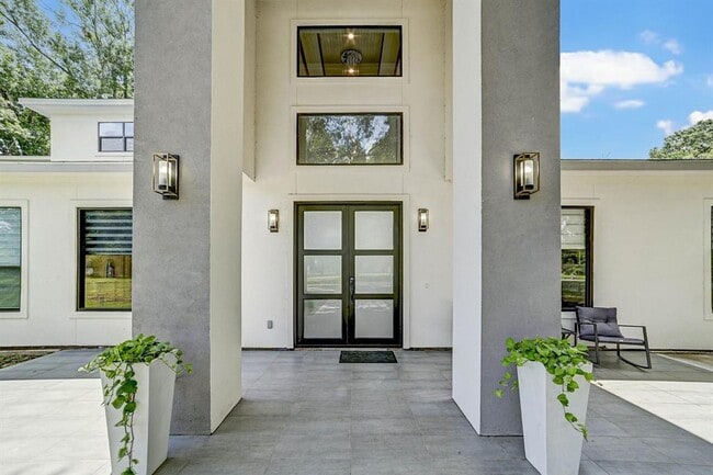 Building Photo - 26511 Meadow Ln