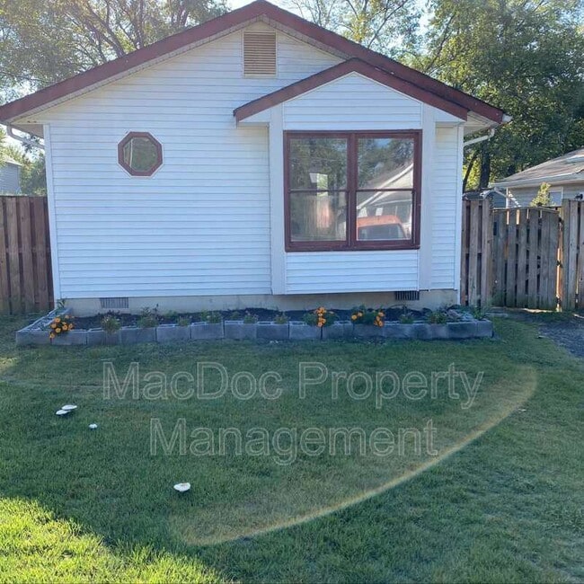 Foto del edificio - 227 Bend Farm Rd