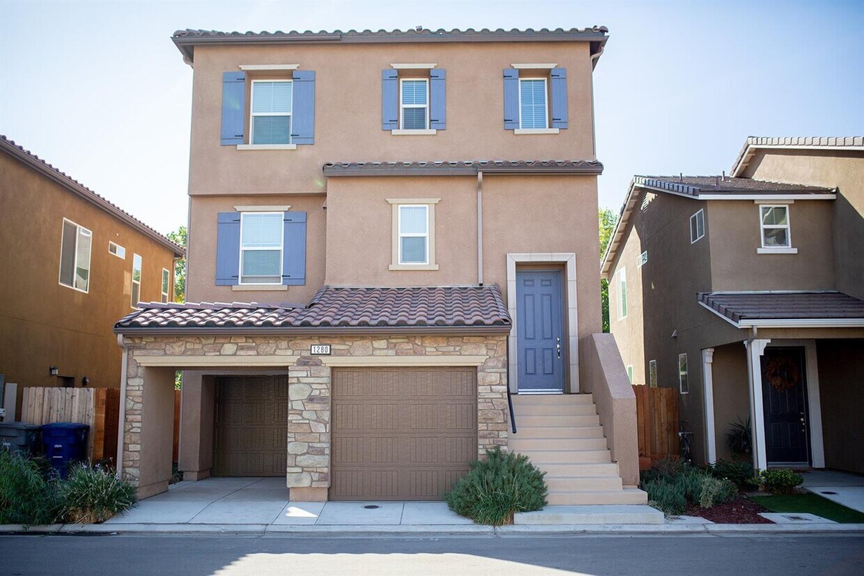 1280 Piazza Ln, Clovis, CA 93612 House Rental in Clovis, CA