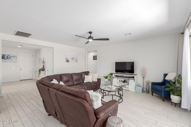 Foto del edificio - 8519 N 186th Ln