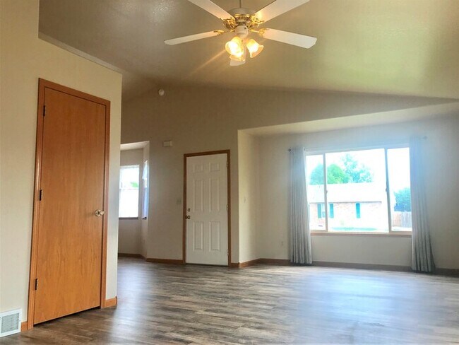 Building Photo - Beautiful Home in Ault