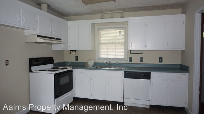 Building Photo - 602 Dashland Dr