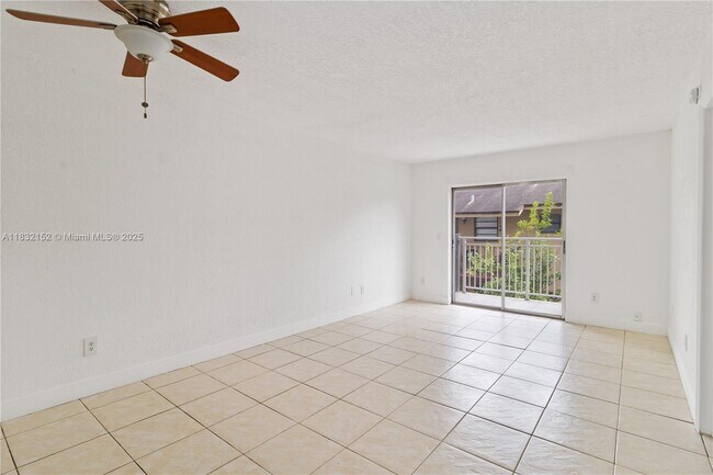 Foto del edificio - 1095 W 77th St