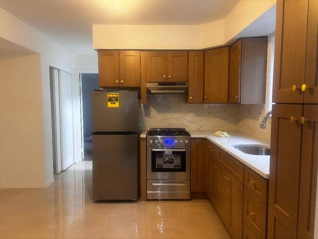 Foto del edificio - 134 Woodbine Ave