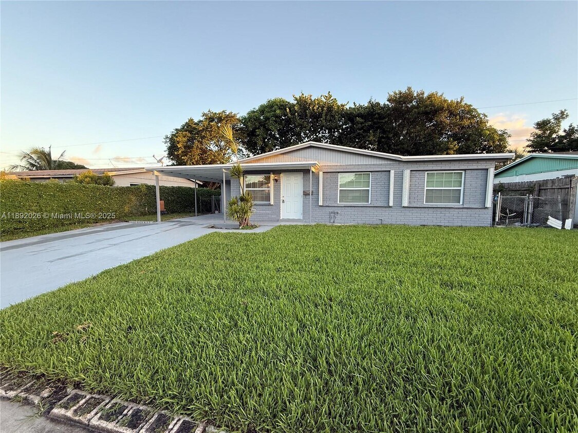 Foto principal - 1600 W 14th St