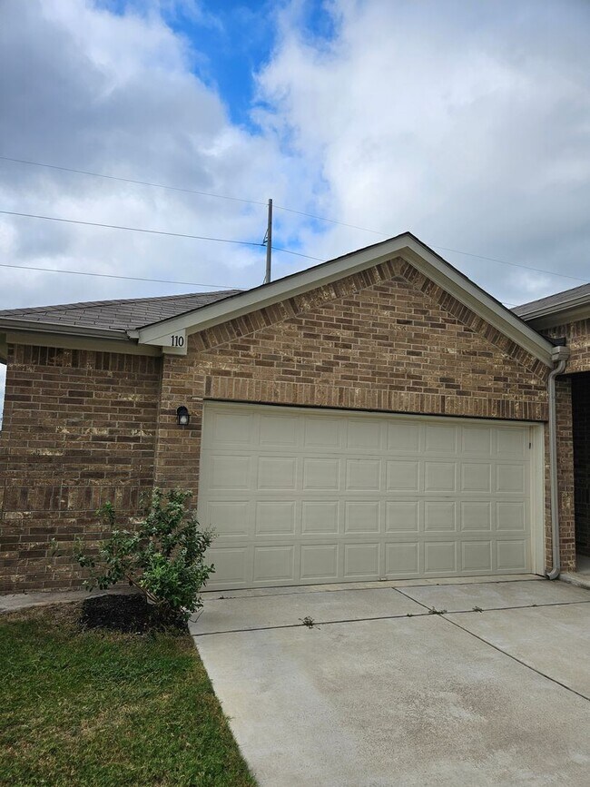 Building Photo - 4-Bedroom Home for Lease – Hutto, TX