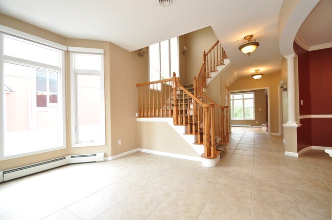 Building Photo - 152 Brownstone Ct