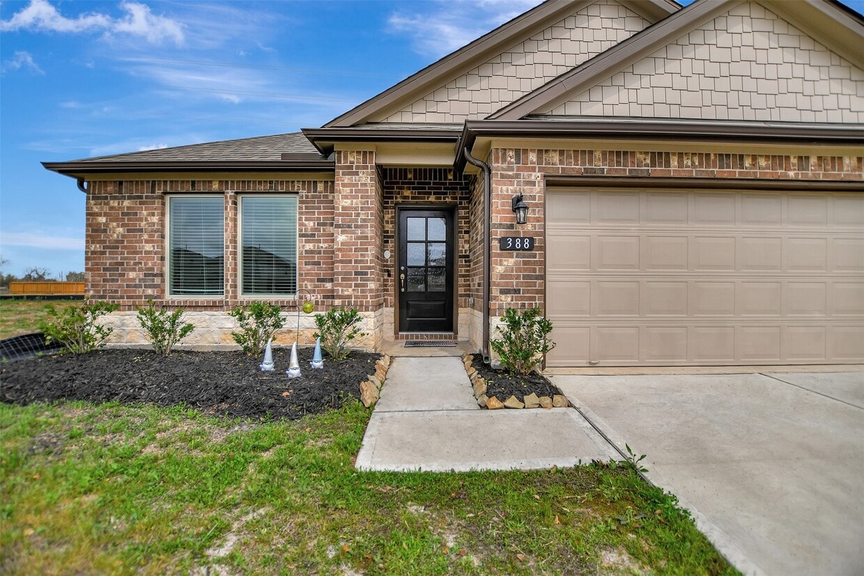 Primary Photo - 388 Kendall Crest Dr