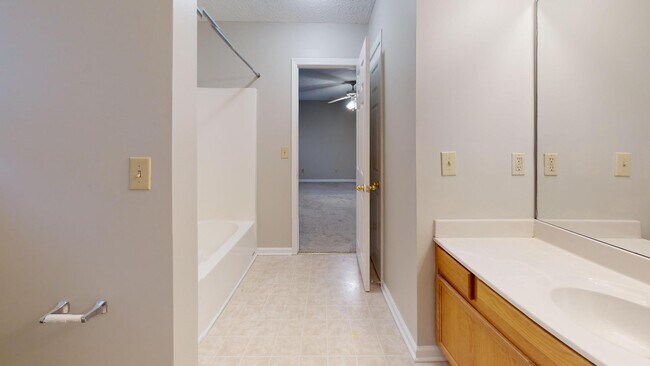 Foto del edificio - 3735 Lochdale Terrace