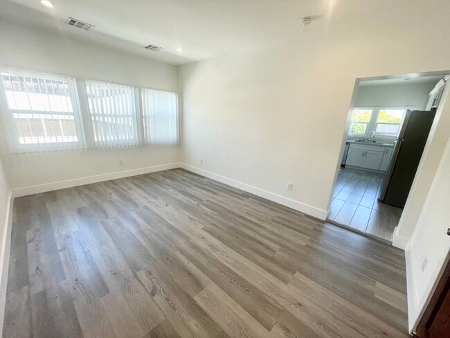Building Photo - ***1 Bed 1 Bath apartment in the most desi...