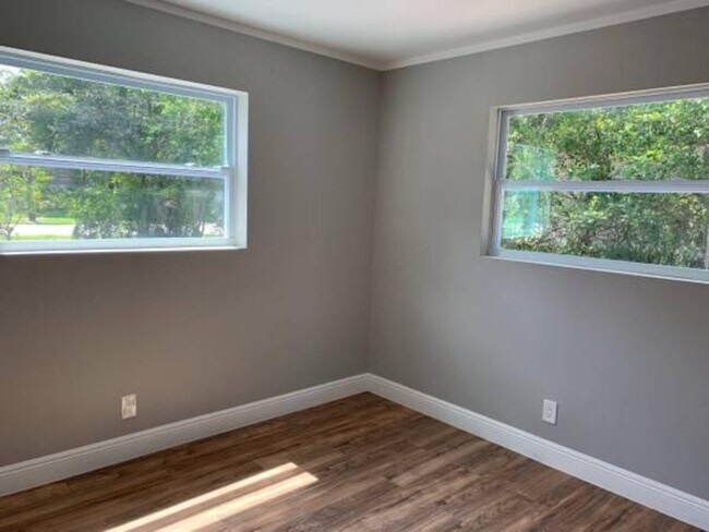 Foto del edificio - 715 S Swinton ave