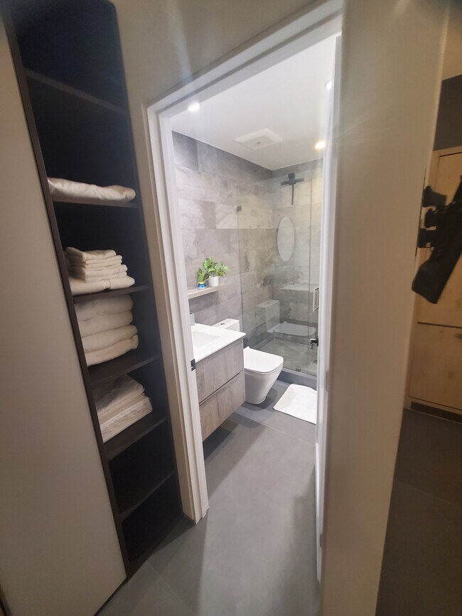 Foto del edificio - 906 S Ridgeley Dr