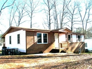 Building Photo - 151 Thorpe St