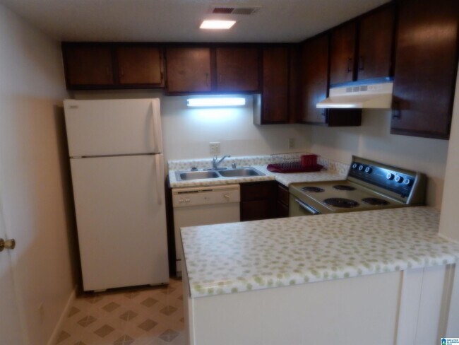 Building Photo - 2325 10th Ct S