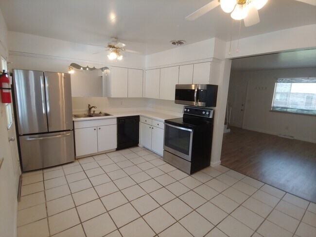 Foto del edificio - 5511 S Delaware St