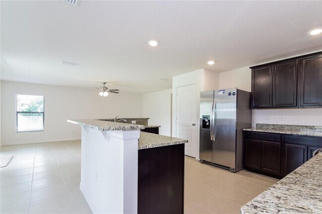 Foto del edificio - 8512 Silverbell Loop