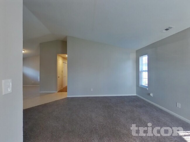 Foto del edificio - 1748 Long Lake Dr