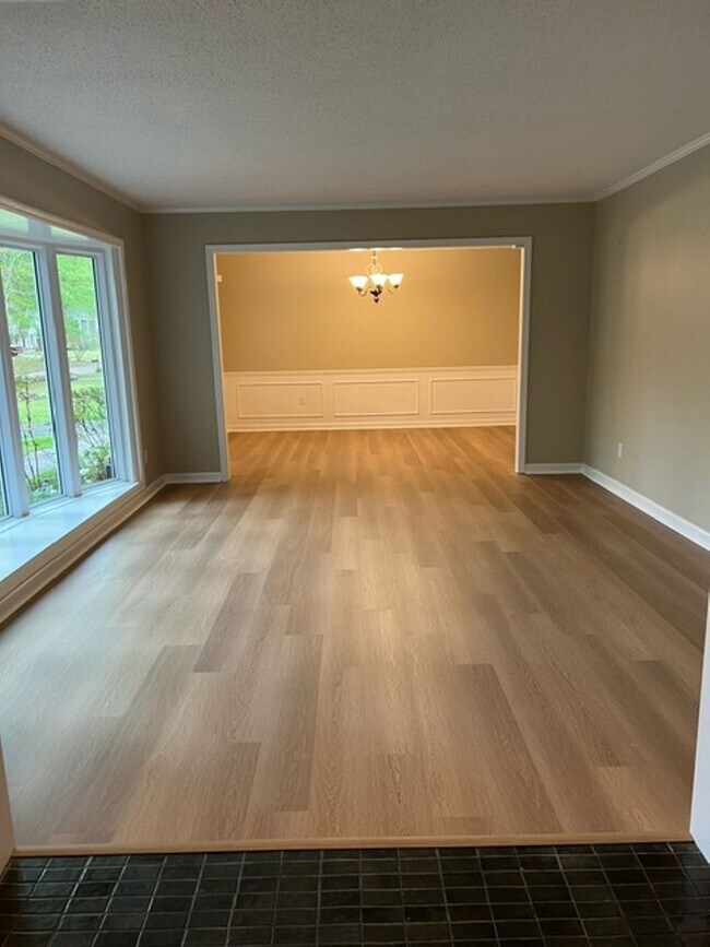 Foto del edificio - Beautiful Spacious Germantown Home!