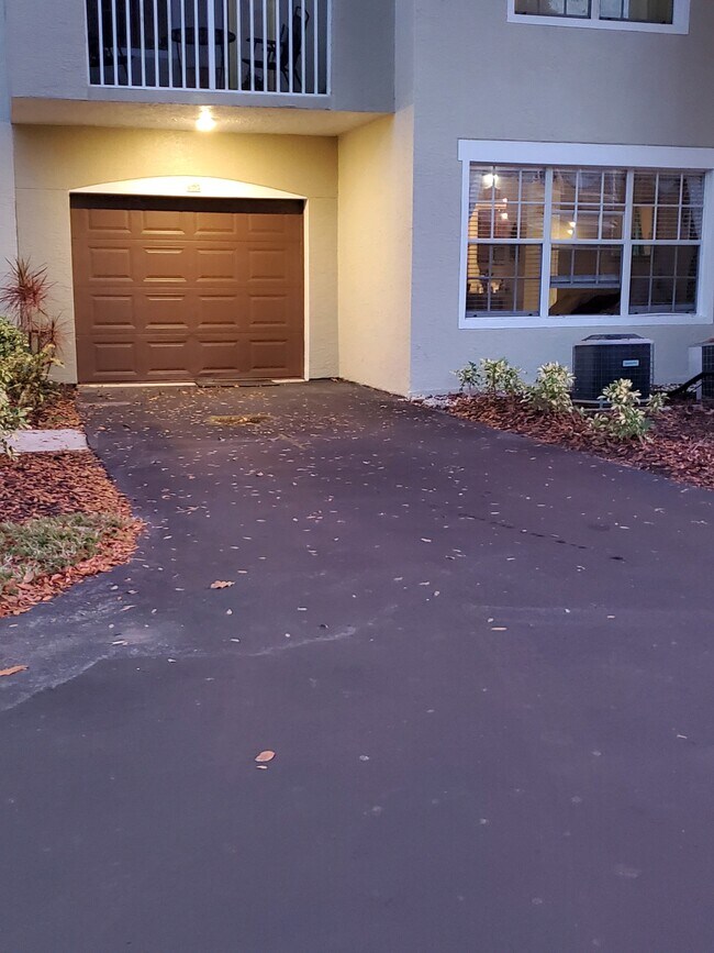 Building Photo - 5552 Bentgrass Dr