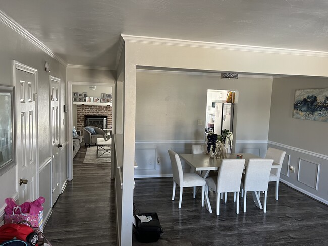 Formal dining - 1590 Sword Dancer Dr