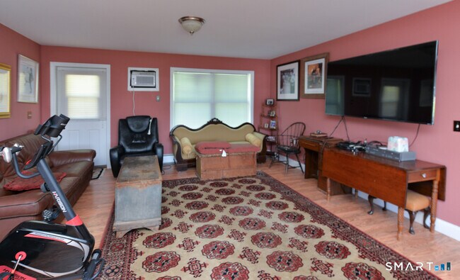 Foto del edificio - 122 Purchase Brook Rd