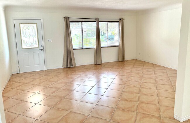Building Photo - Waterfront Home for Rent – 2BR/2.5BA + Doc...