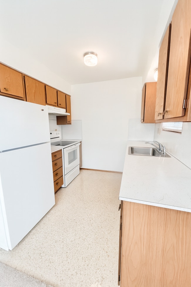 Building Photo - 2Bd/1Ba Seattle Triplex