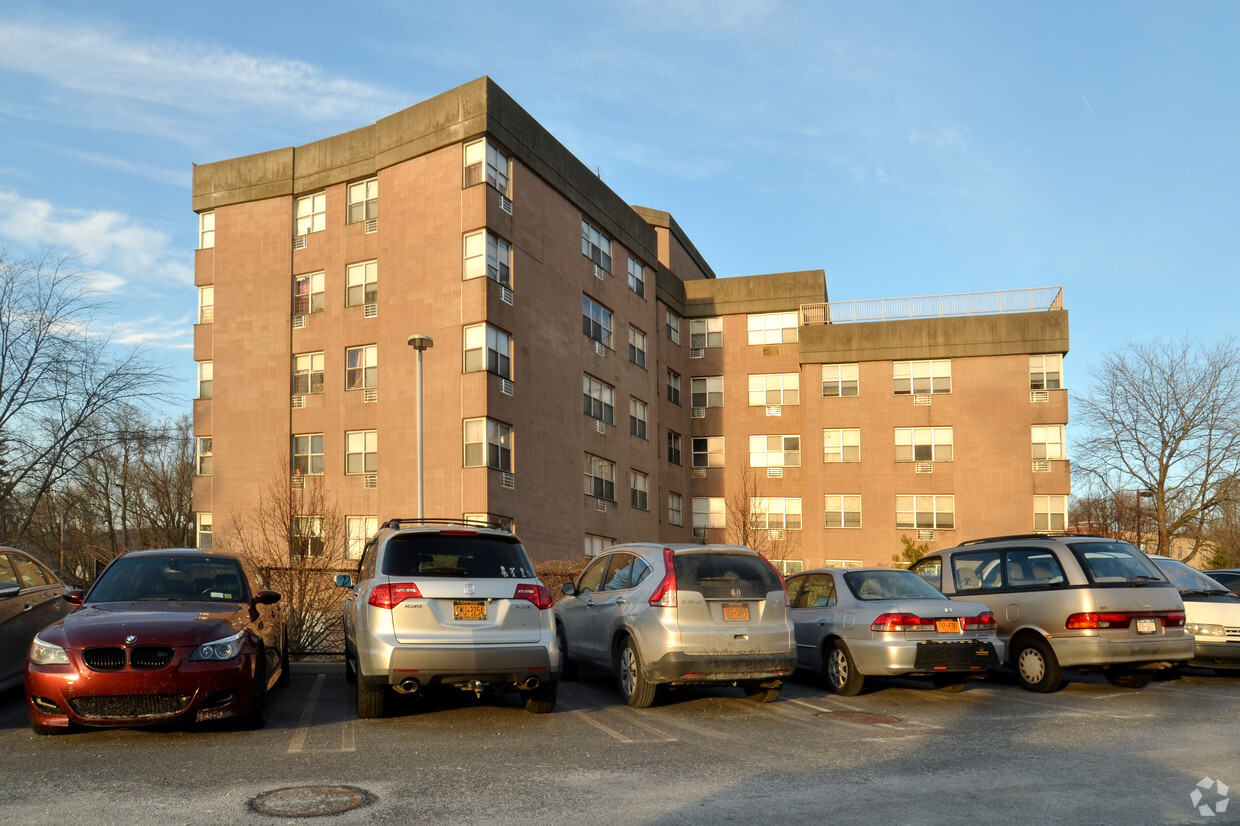 Foto del edificio - Northern Westchester Hospital Staff Housing