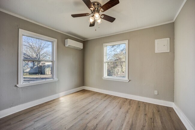 Foto del edificio - Freshly Updated 2 Bedroom House