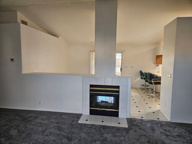 Foto del edificio - Fort Mohave! 3 Bedroom House. Large Garage