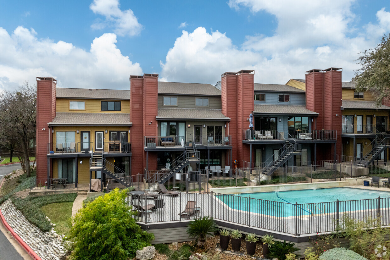 Primary Photo - The Talisman Apartments
