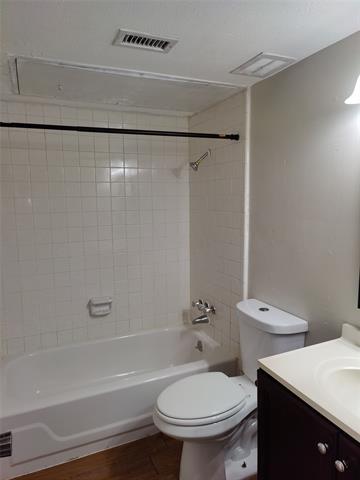 Building Photo - 355 Valley Park Dr