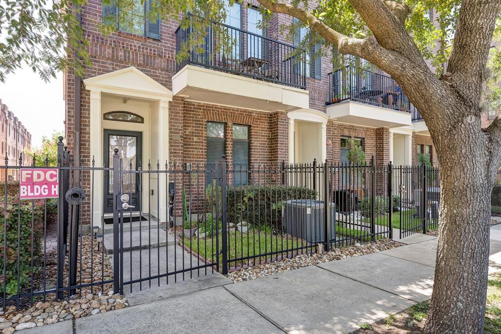 Foto principal - 2110 Shearn St