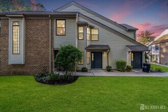 Building Photo - 2101 Bayhead Dr