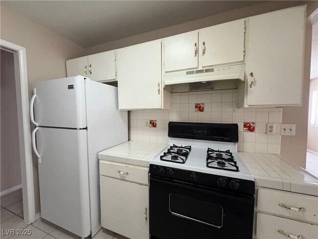 Foto del edificio - 67 N Christy Ln