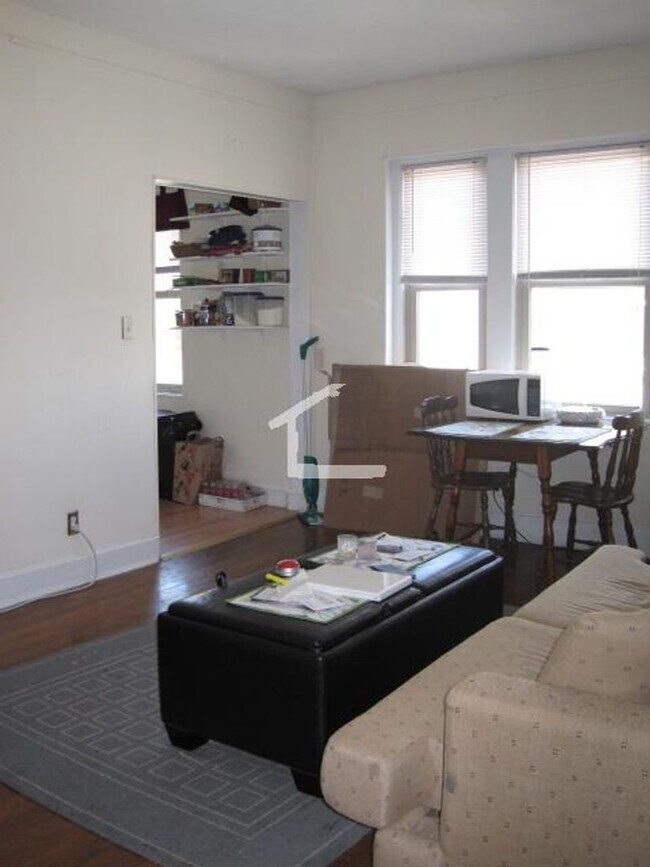 Building Photo - Apartment with a porch?