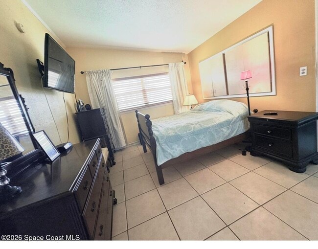 Building Photo - 127 Roosevelt Ave