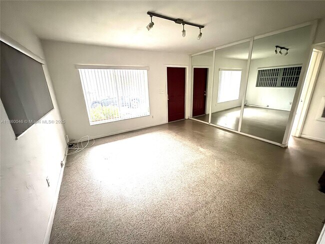 Foto del edificio - 2611 Johnson St