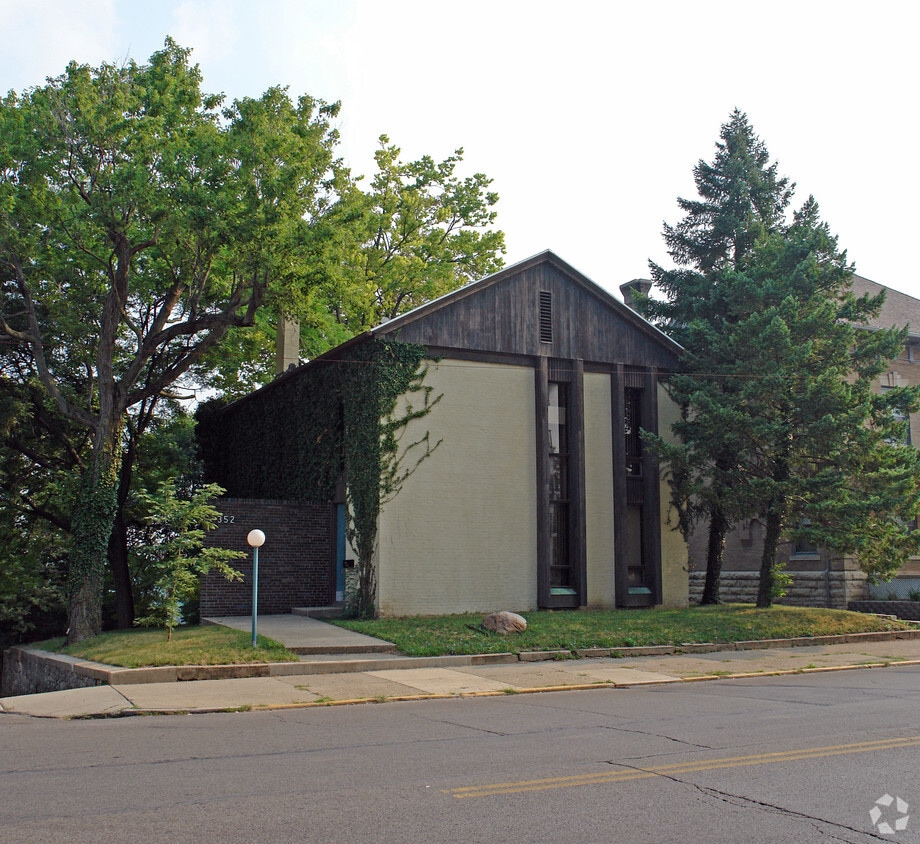 Primary Photo - 352 E High St