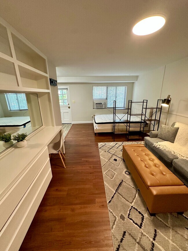 Foto del edificio - 1565 N Colonial Terrace