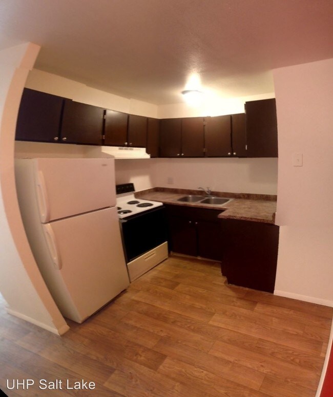 Building Photo - 837 S 400 E