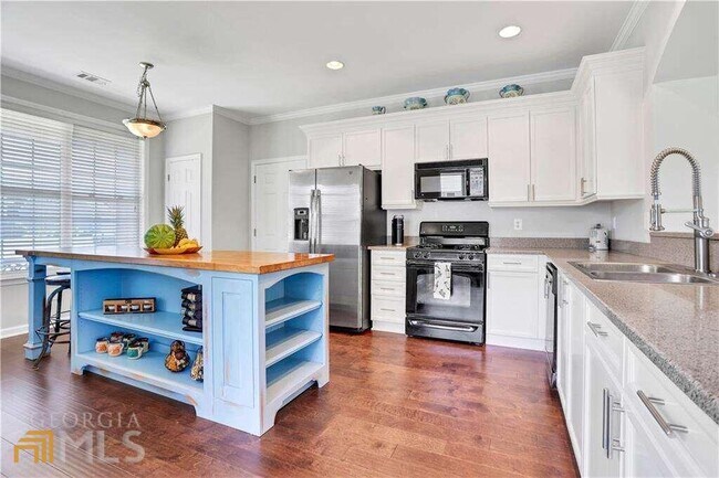 Foto del edificio - 5025 Hidden Meadow Dr
