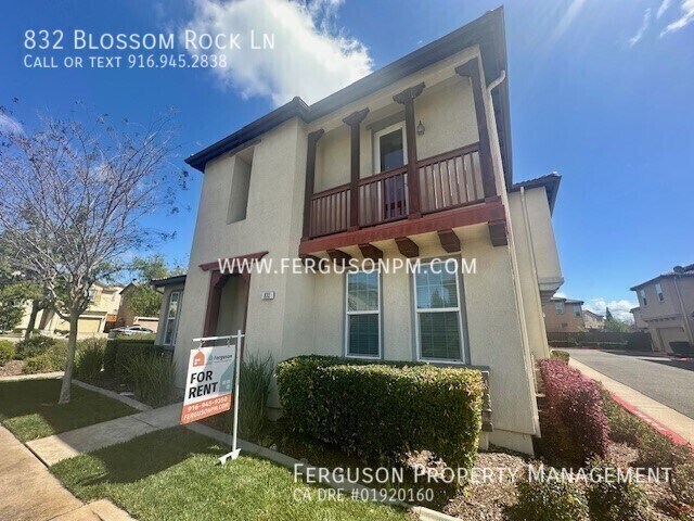 Foto principal - 832 Blossom Rock Ln