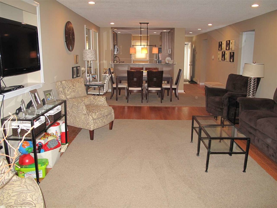 Primary Photo - 53 Amber Way