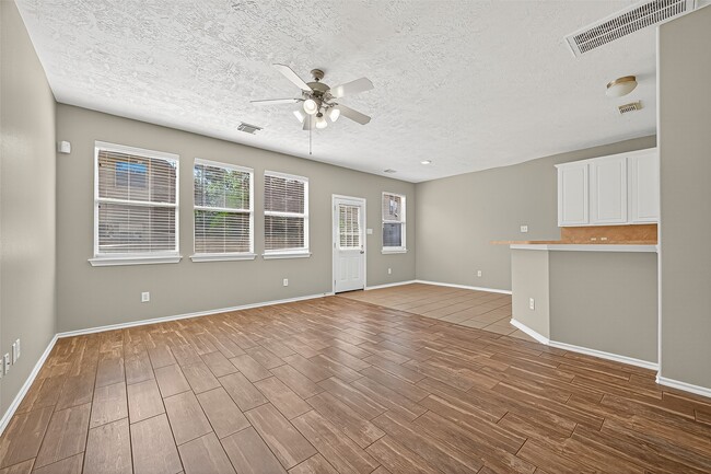 Building Photo - 110 N Burberry Park Cir