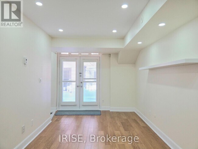 Building Photo - 415 Jarvis St