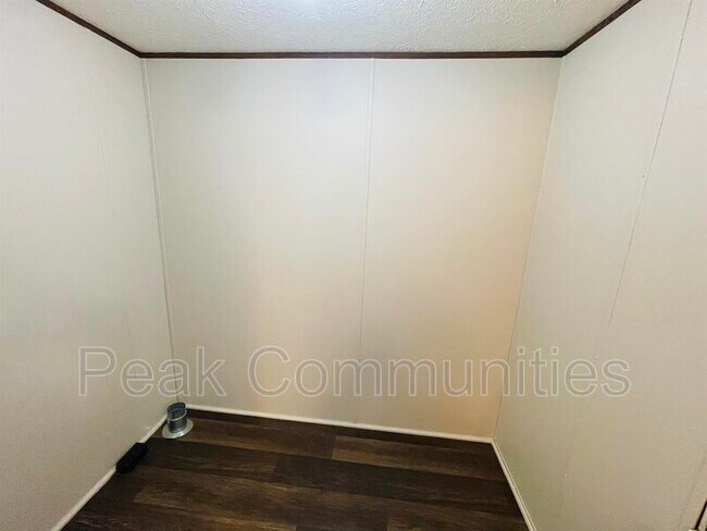 Foto del edificio - 266 Shady Brook Hts