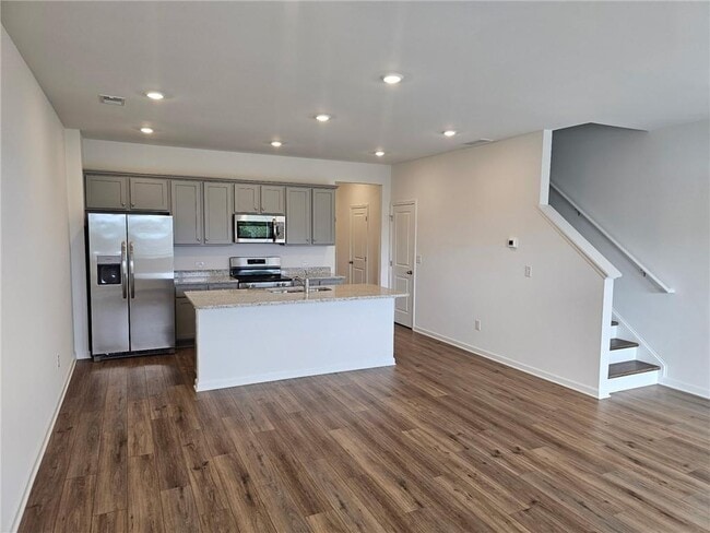 Building Photo - 281 Kenoot Dr